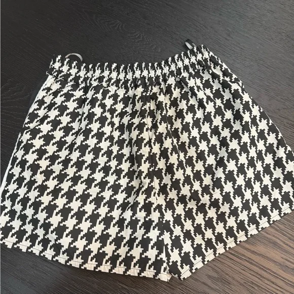 Christian Dior Houndstooth Shorts - Picture 8 of 8